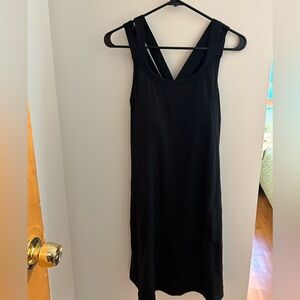 Classic Black Sleeveless Cross-Back Athletic Dress